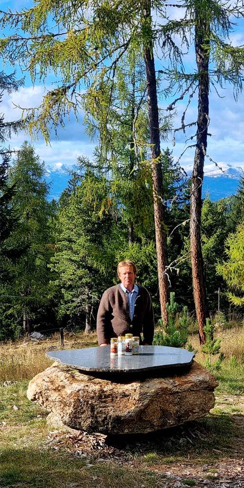 Gottfried Eichhöbl am Urnenfriedhof Zirbitzruh in Mühlen am Zirbitzkogel